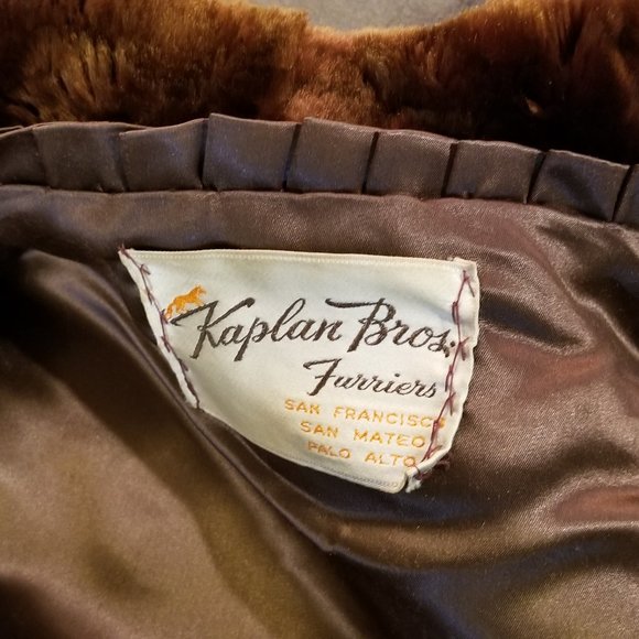 Vintage fur capelet with sleeves - Picture 9 of 9